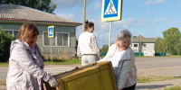 Неравнодушные жители поселка Приводино вышли на субботник. - Котласский МО
